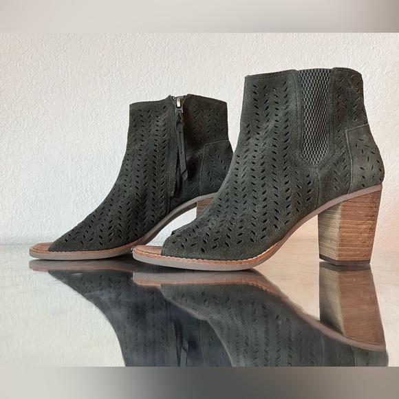 TOMS Majorca Geo Laser Cut Bootie - Size 9 - Olive Green Used - Picture 3 of 11
